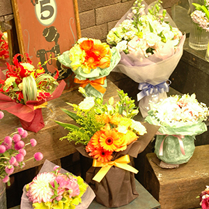 花工房アクト 新鮮な感動と驚きを創造する 花屋らしくない花屋